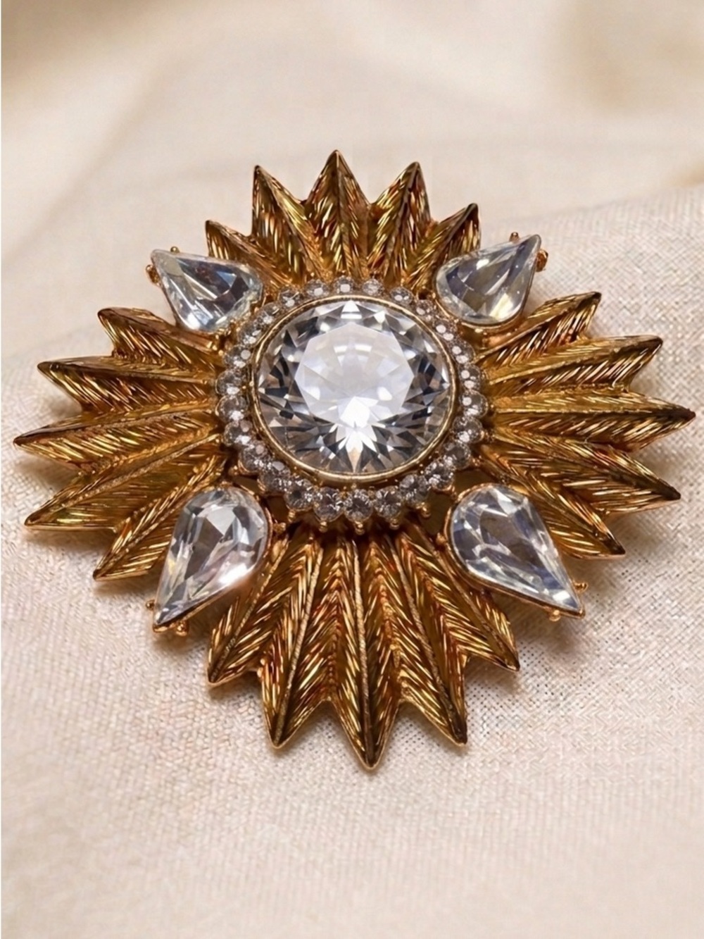Vintage Alfred Sung Signed AS Large Gold Tone Rhinestone Starburst Brooch Pin